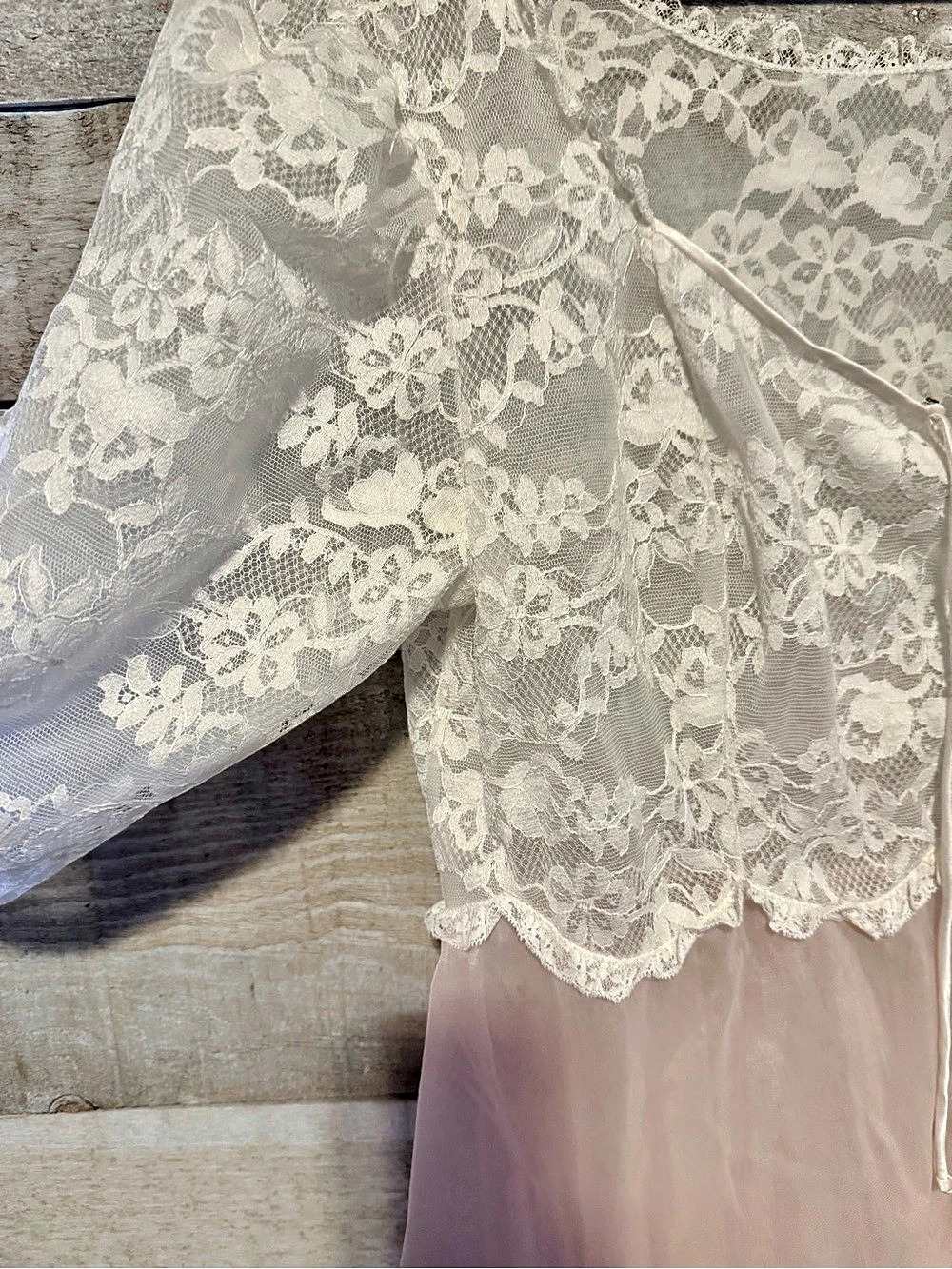 Vintage Vanity Fair Night dress overlay - Picture 2 of 6